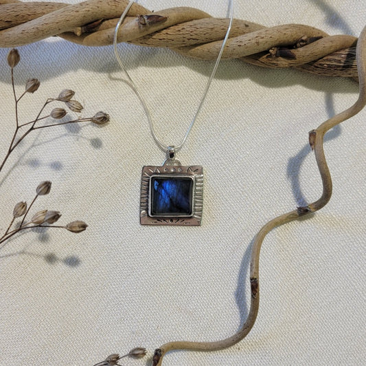 Arya - Argent & Labradorite